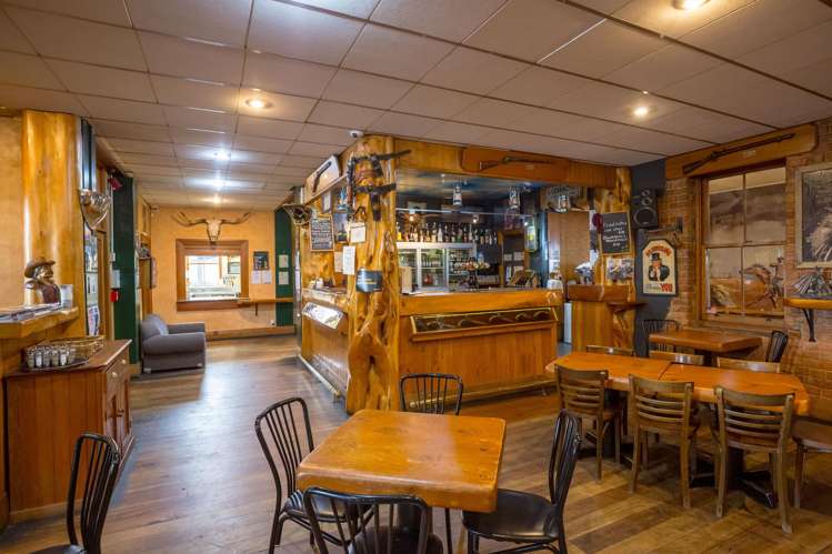 20 Memorial Square Carterton_14