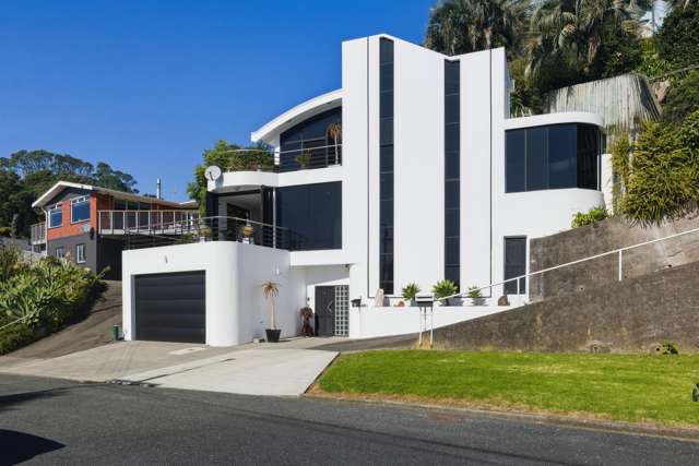 Elevated Living with Tasman Sea Views