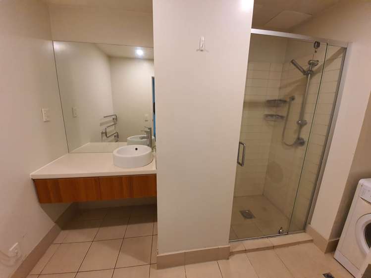 124/4 Dockside Lane Auckland Central_5