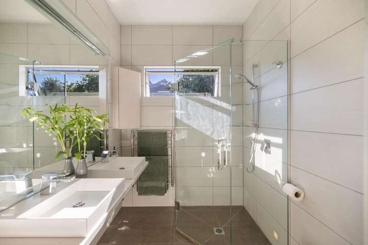 10 Birchdale Place Glenorchy_22