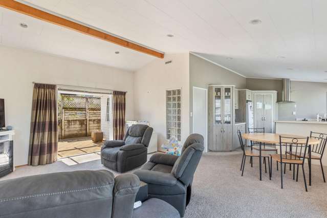 2/3B Sandel Rise Merrilands_3