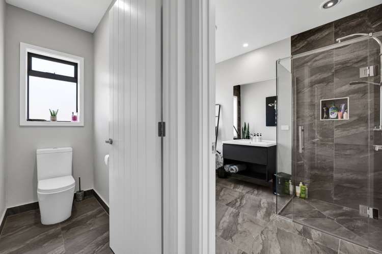 17 Honeyfield Drive Whalers Gate_22