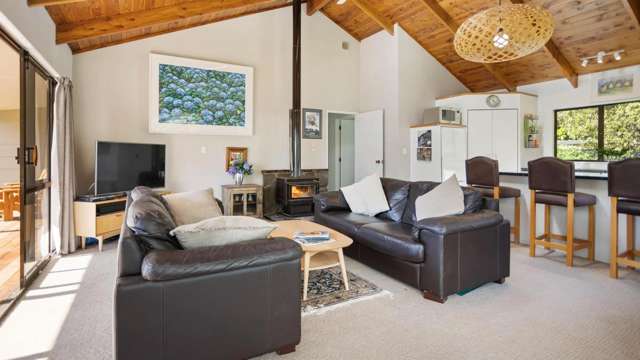 112 Taupahi Road 11211_1