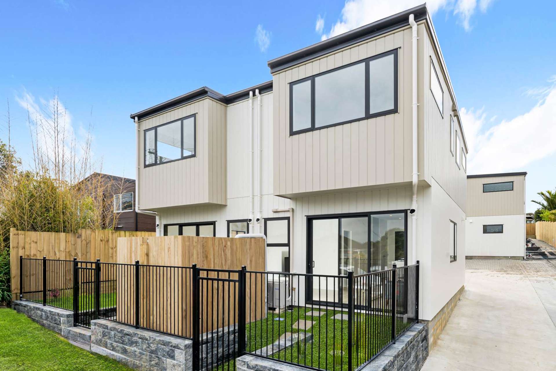 2/25 Abbotleigh Avenue Te Atatu Peninsula_0