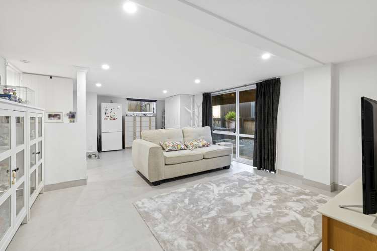 37A Bradbury Road Botany Downs_11