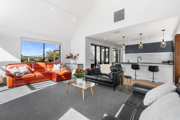 32 Carnaveron Drive Lincoln_19