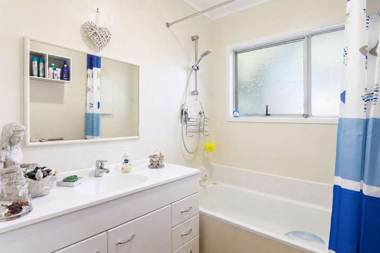 96B Grand Vue Road Kawaha Point_11