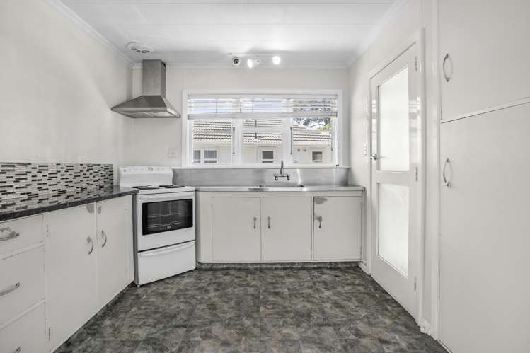 76 Hine Road Wainuiomata_6