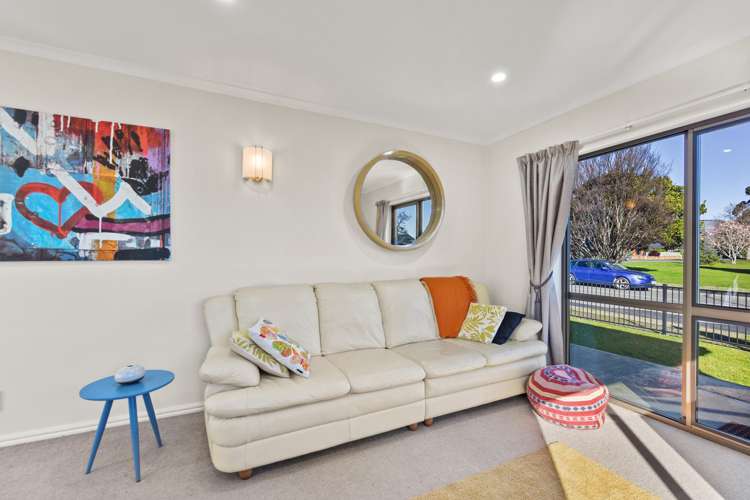 2/2 Langbein Street Stoke_9