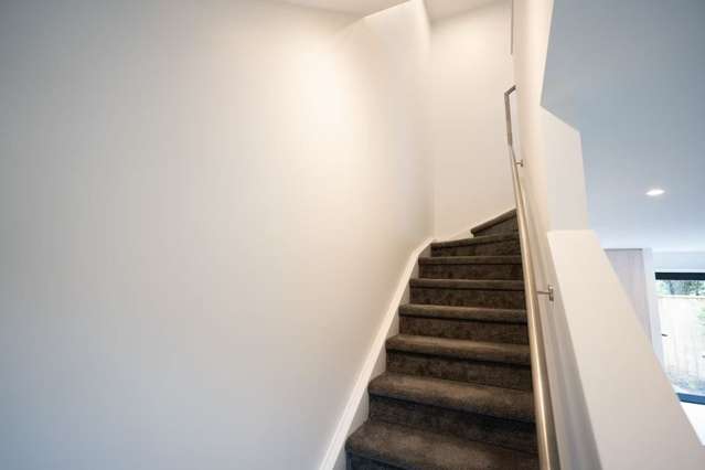 3/3 Johnston Grove Taita_2