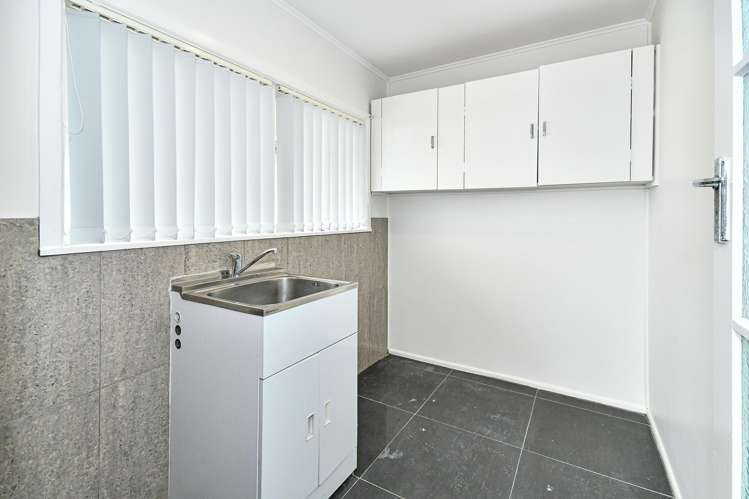 21 Grove Road Papakura_12