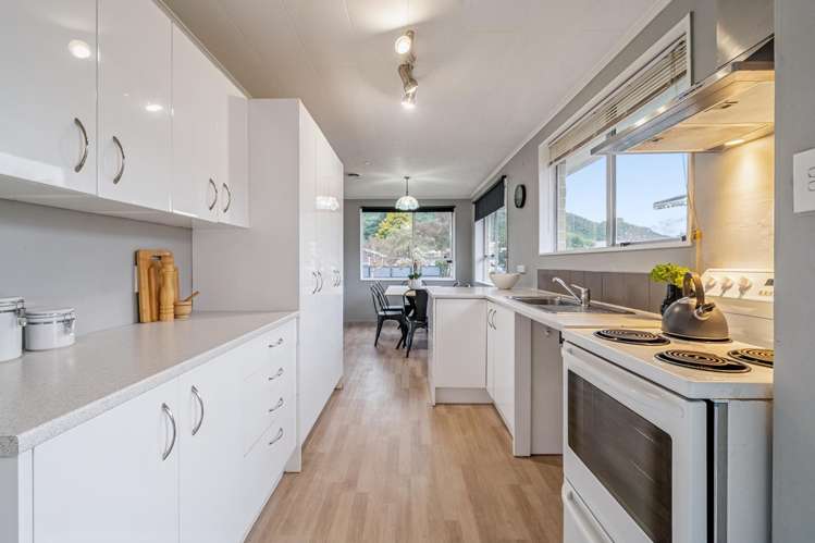 77 Pasadena Crescent Totara Park_2