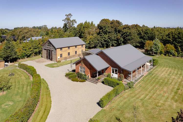49 Stott Drive Darfield_31