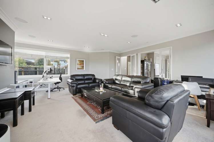 1 Churchill Road Murrays Bay_12