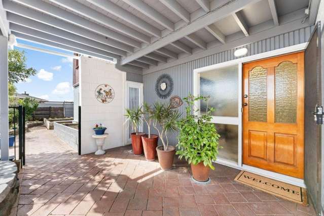 84 Gossamer Drive Pakuranga Heights_2