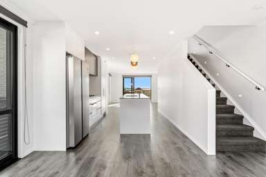 17 Seafarer Crescent_1