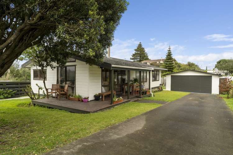 3 Tasman Road Otaki Beach_10