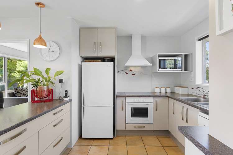 2 Kahukura Road Hei Hei_4