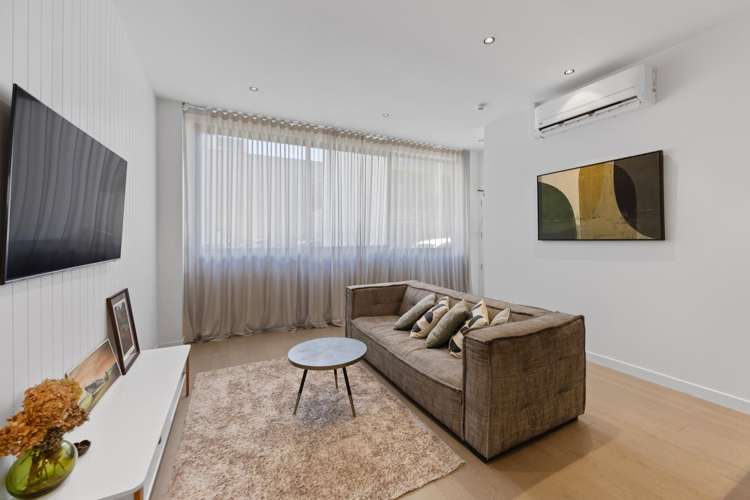 2/8 Vinegar Lane Grey Lynn_13