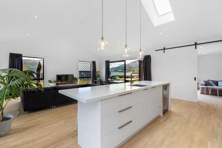 4 Polperro Court Jacks Point_8