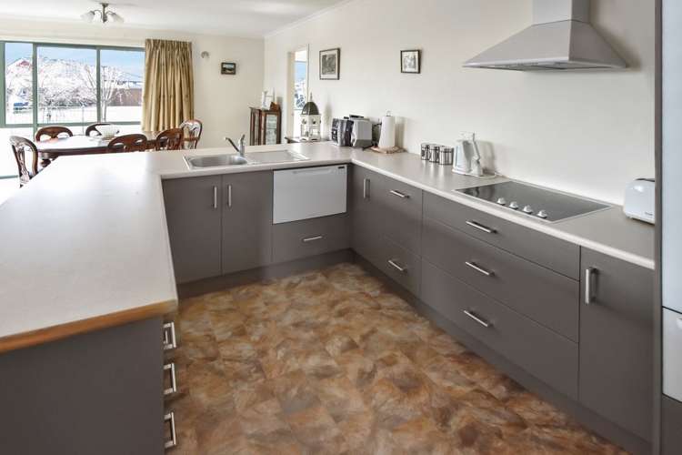 28 Lakeland Avenue Twizel_2