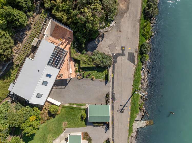 259 Beach Road Akaroa_30