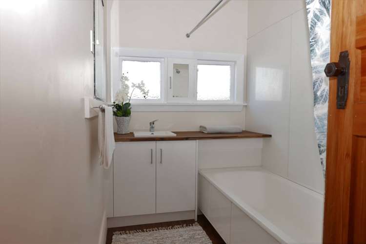 8 Freyberg Avenue Riccarton_13