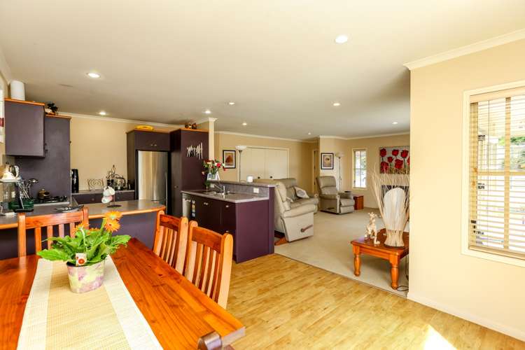 8 Maple Crescent Whalers Gate_7