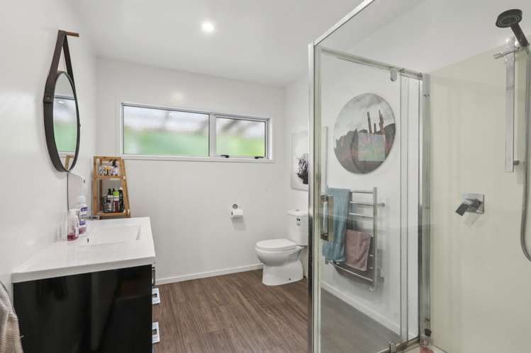 37 Upland Road Huia_15