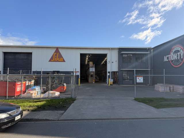 Tidy, clear span, high stud warehouse