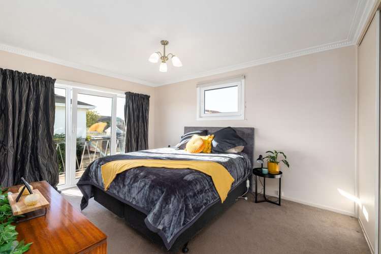 18 Delaware Crescent Russley_5