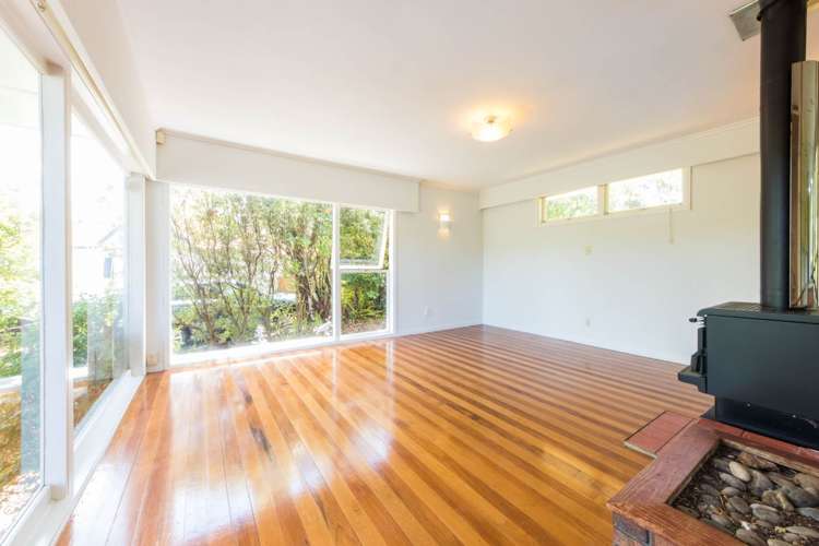 16 Derwent Crescent Titirangi_10