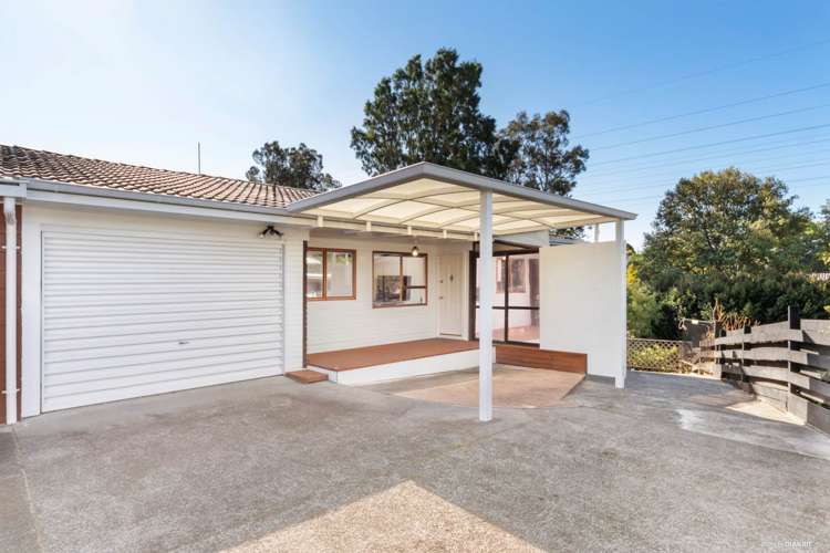 2/4 Landseer Place Blockhouse Bay_1