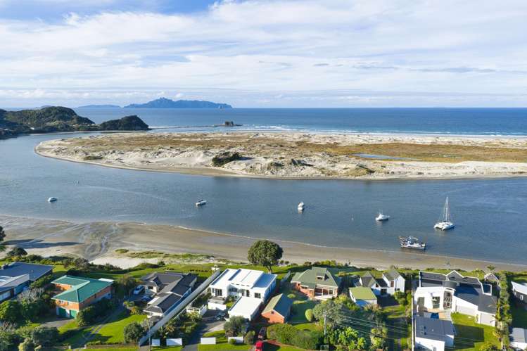 25 Robert Street Mangawhai Heads_17