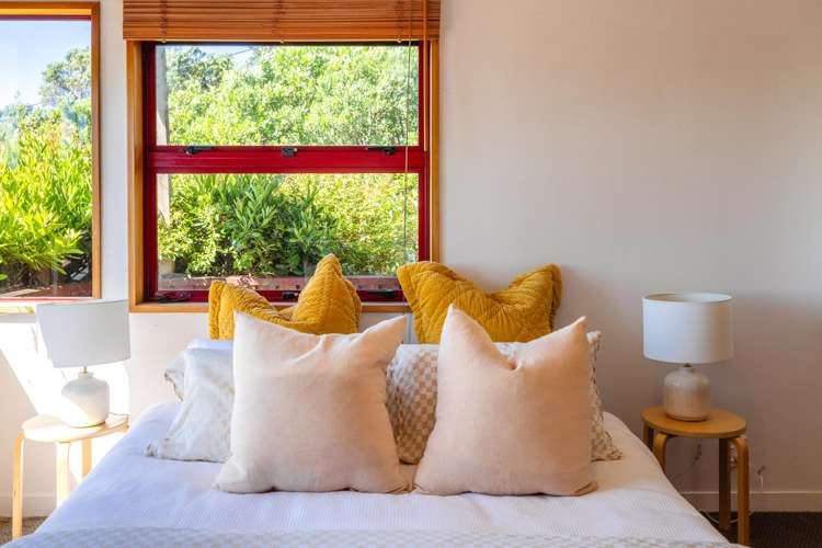 100 Trig Hill Road Onetangi_16