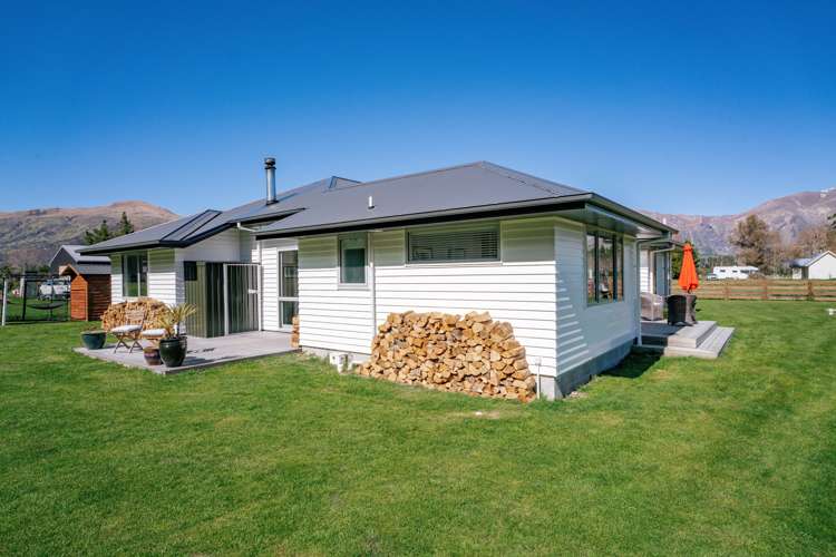 4 Carlisle Street Lumsden Surrounds_20