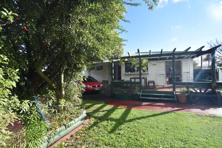 15 Clifton Avenue Carterton_21