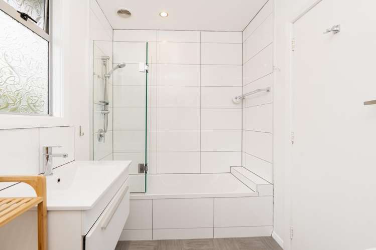 20 Waldron Crescent Green Island_18