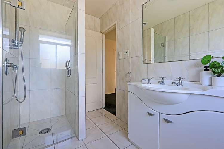 25 Breadalbane Road Havelock North_13