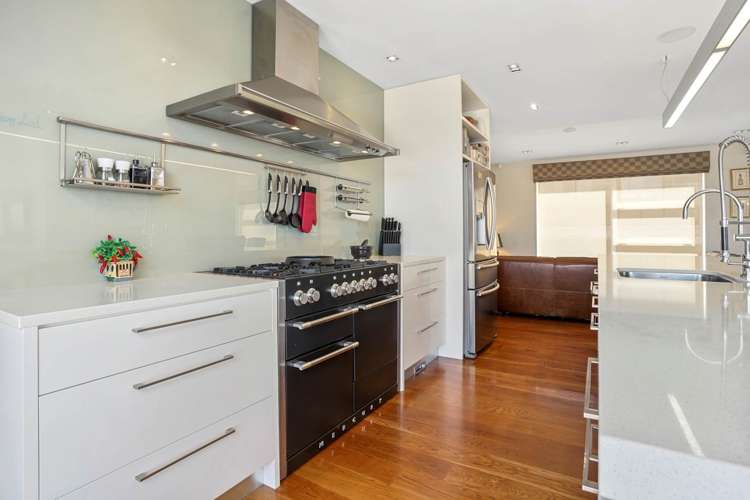 81 Seacliffe Avenue Narrow Neck_10