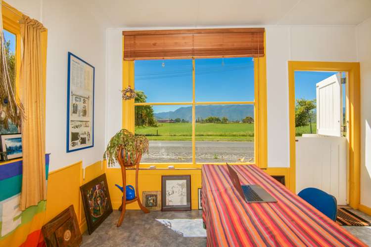 23 Wharf Road Karamea_1