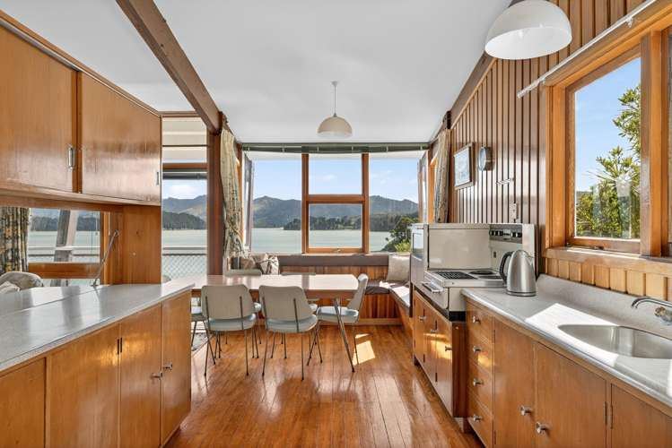 393 Marine Drive Charteris Bay_5