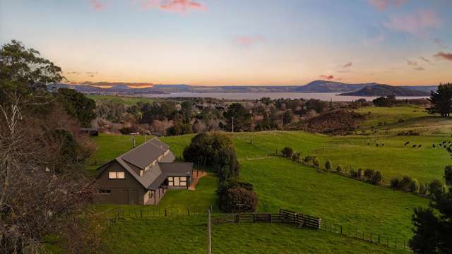 Elevated Lifestyle - Privacy, Views and Potential
