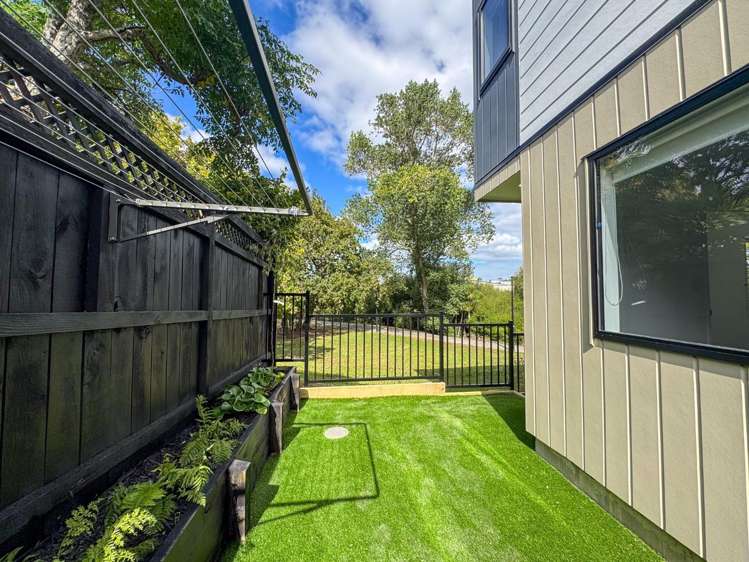 9/21 Eastview Road 10026_11