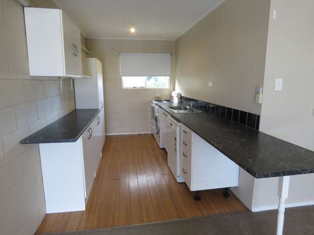 Modernised 2 Bedroom Unit