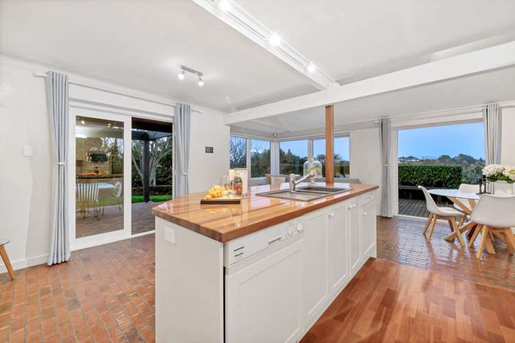 281 Point View Drive Shamrock Park_2