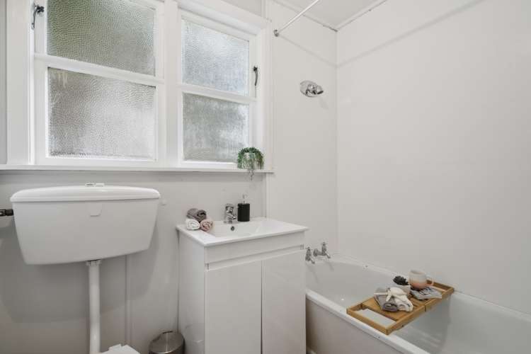 105 Hair Street Wainuiomata_13