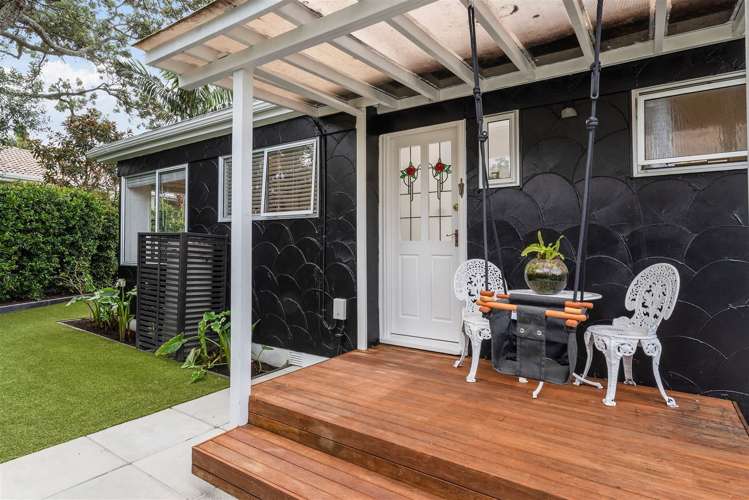 2/7 Hanlon Crescent Narrow Neck_11