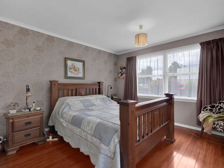 73 Clayton Road Mangakakahi_10