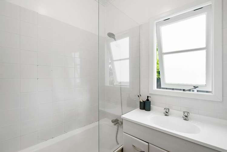 121 Titirangi Road New Lynn_9